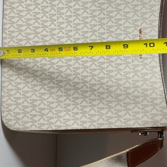 Purse - Picture 6 of 7